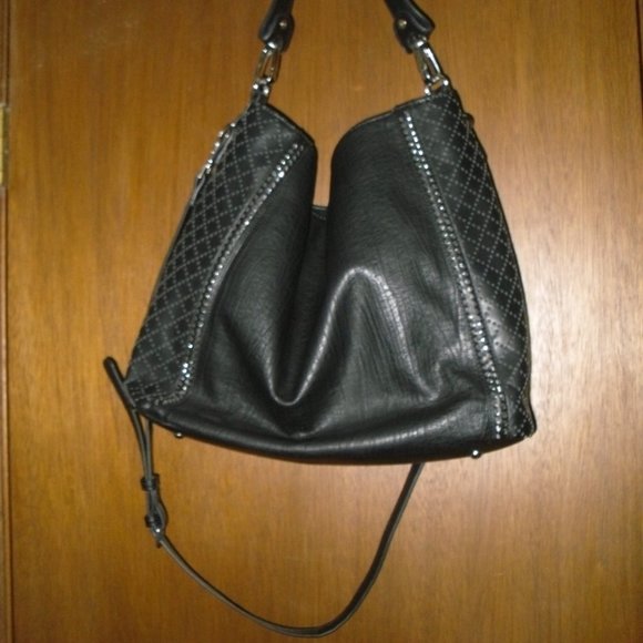 Urban Expressions Holland Hobo Large Chain perforated vegan leather purse black - Picture 3 of 11